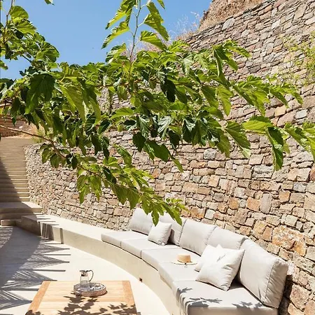 Kyr Mimis Homm Contemporary Cycladic Design * Rámos